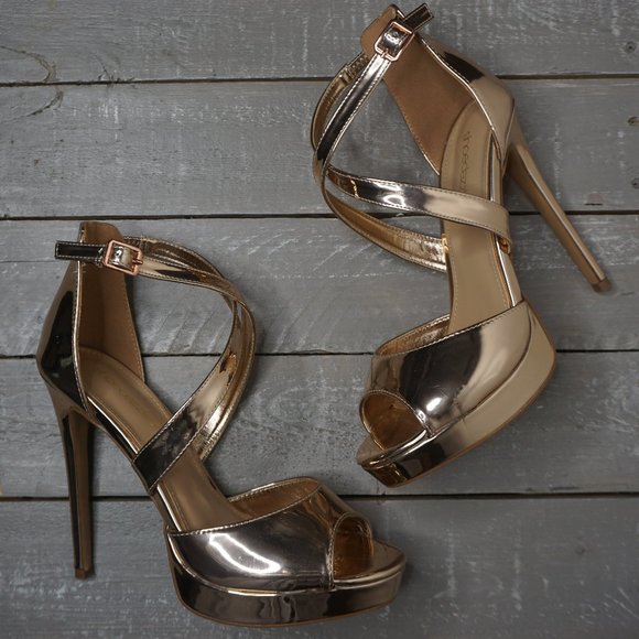 Shoe Dazzle Shoes - Rose gold heels